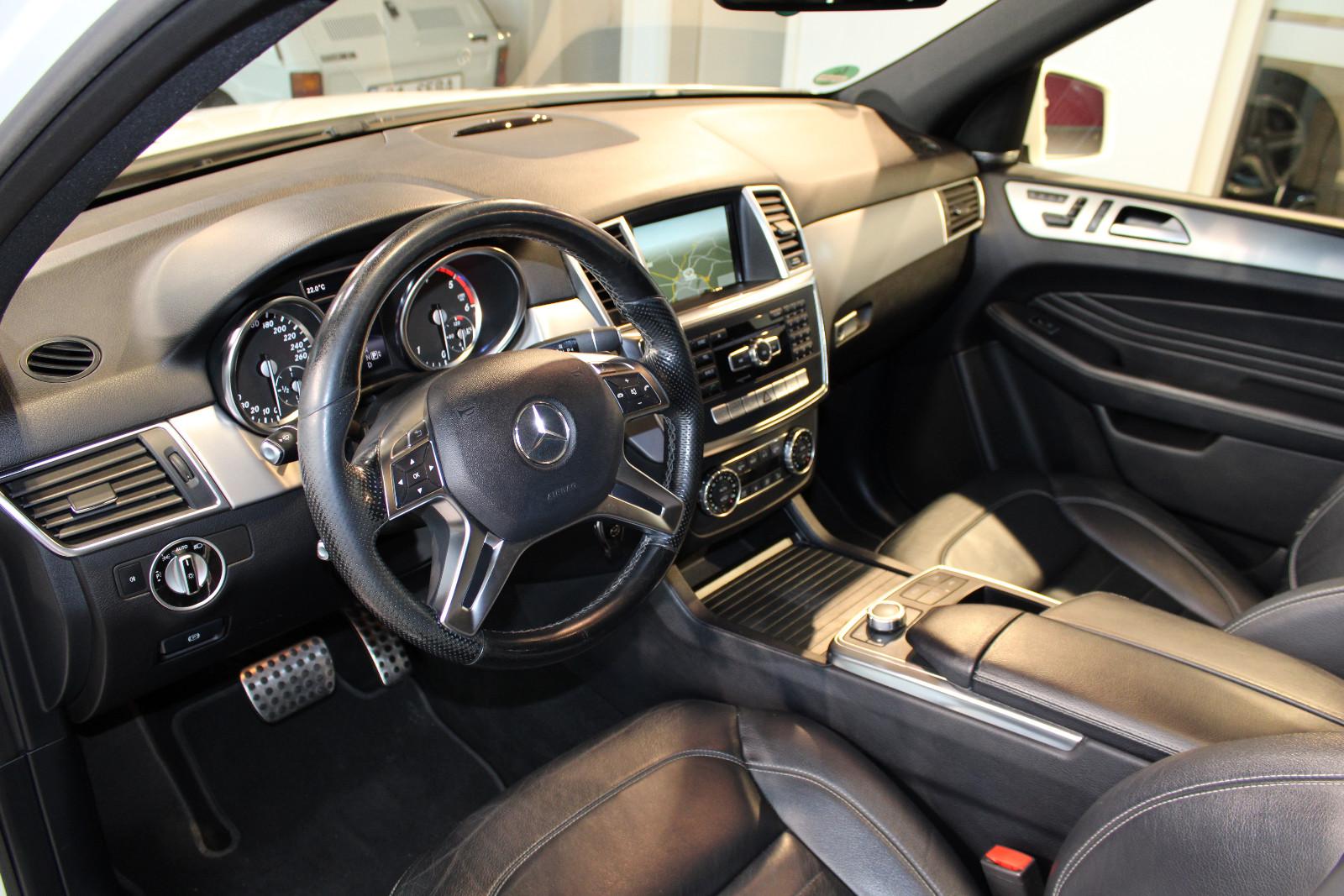 Mercedes-Benz ML 350 CDI AMG Line 4Matic AHK Navi PDC