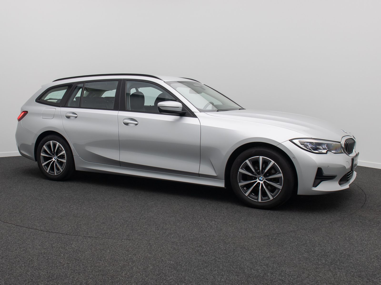 Fahrzeugabbildung BMW 320d Laser HUD DAB HiFi AHK ACC Komfort Sport
