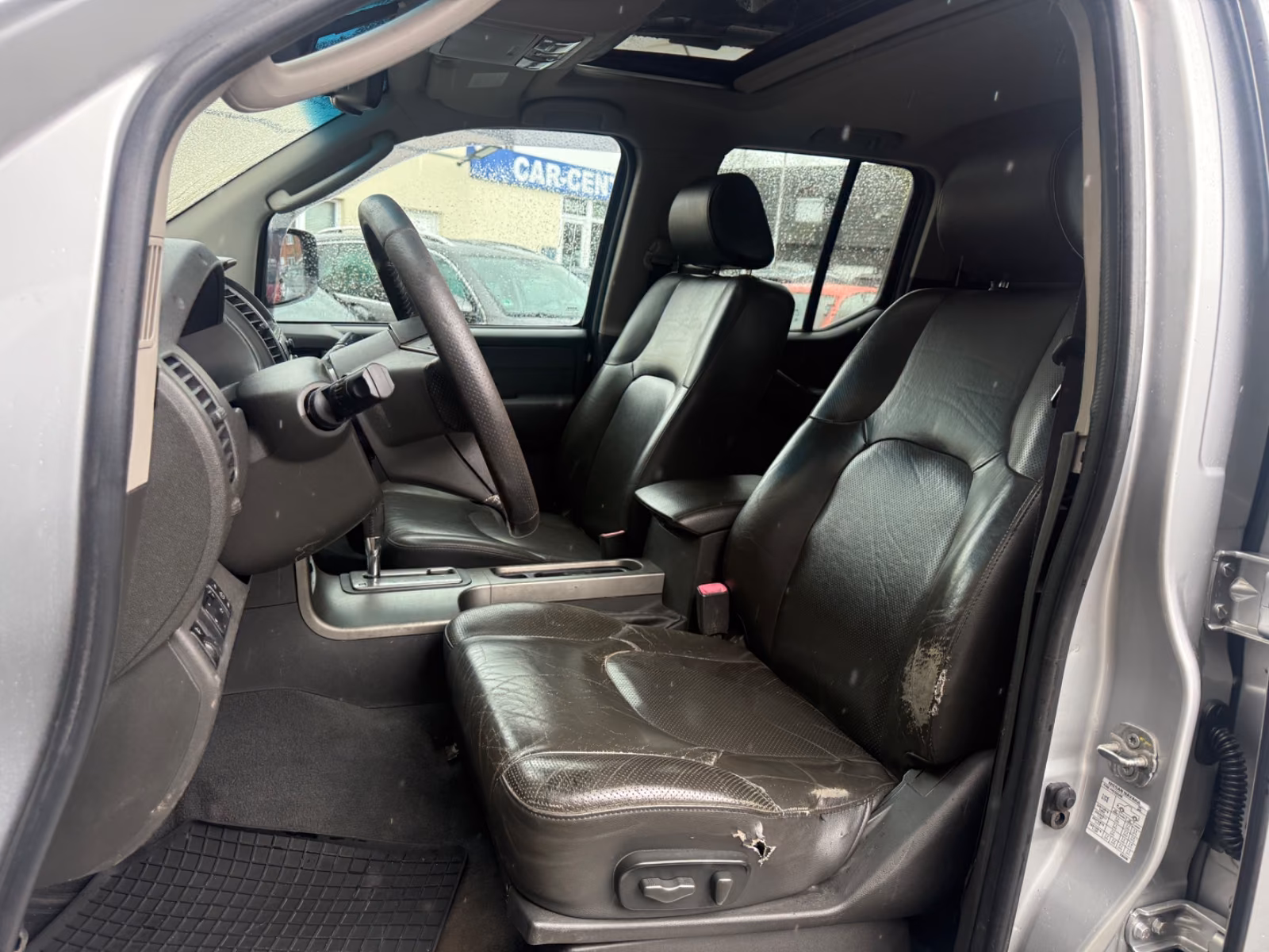 NISSAN NAVARA PICKUP DOUBLE CAB PLATINUM 4X4 | 171 ch | BVA | TOIT OUVRANT | VOLANT EN CUIR