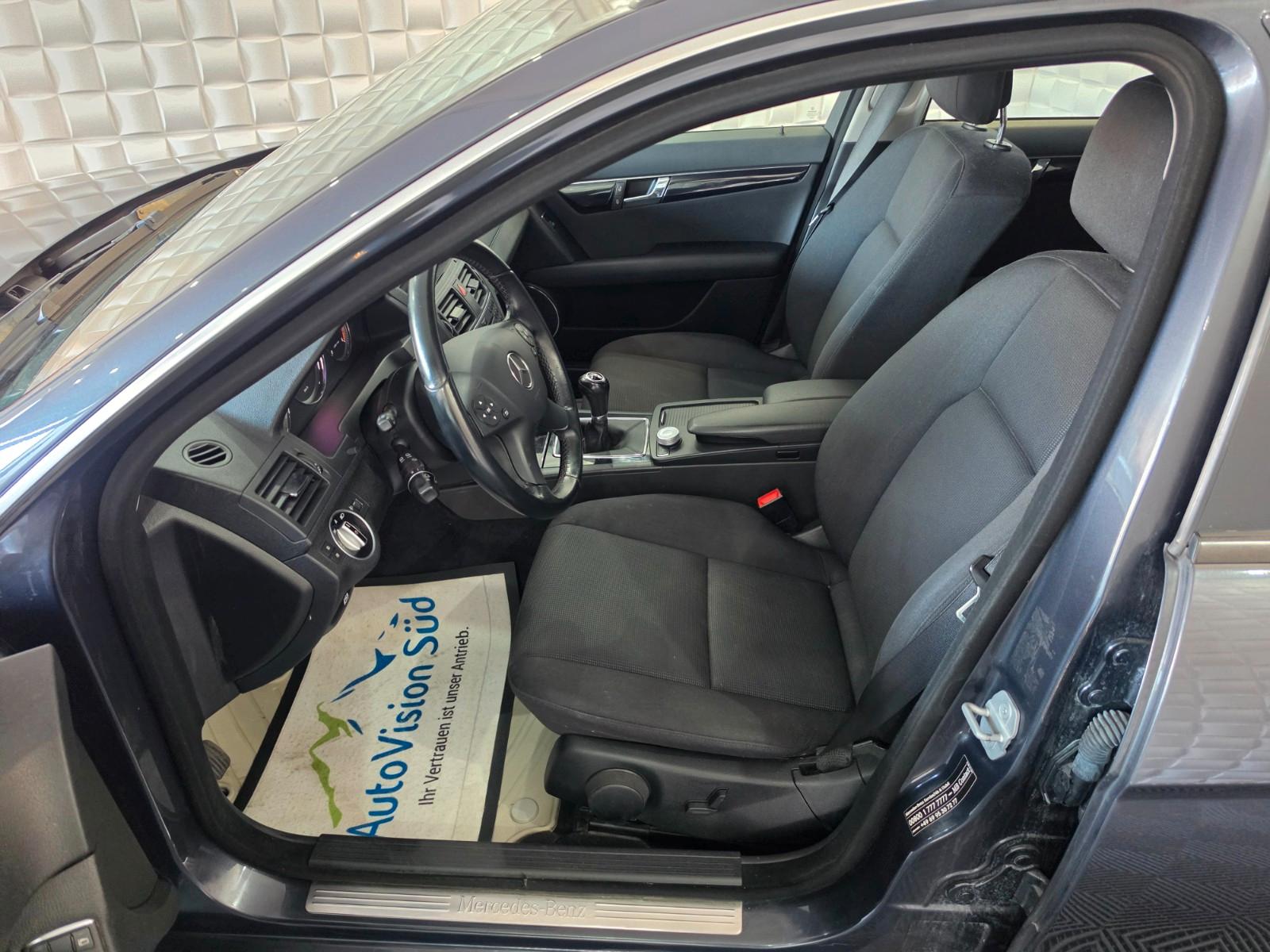 Mercedes-Benz C200 2010 — photo 8