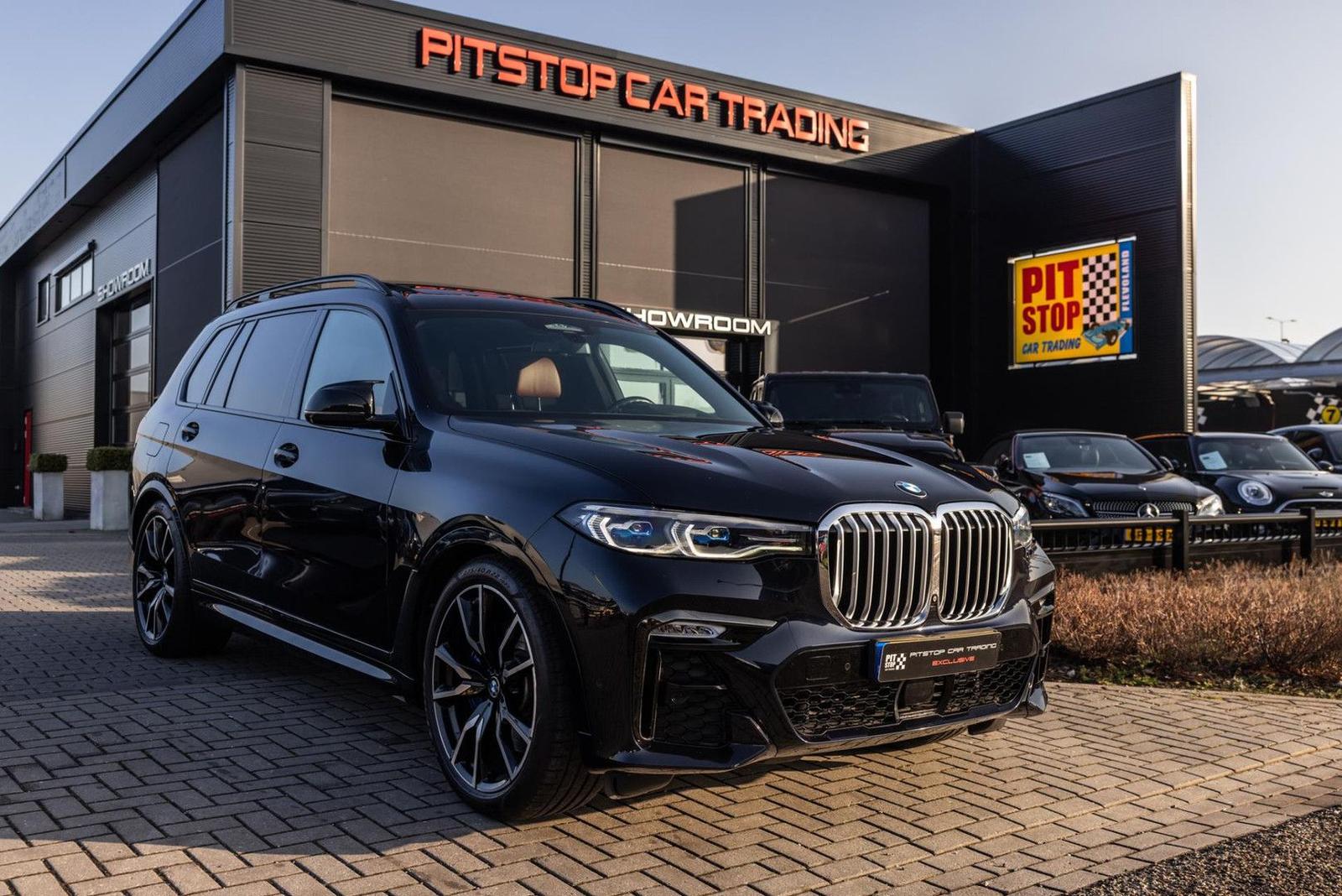 BMW X7 XDrive40i M-Sport, 7p, Sky Lounge, Massage, T