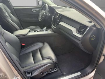 Volvo XC60 B5 AWD Plus Dark