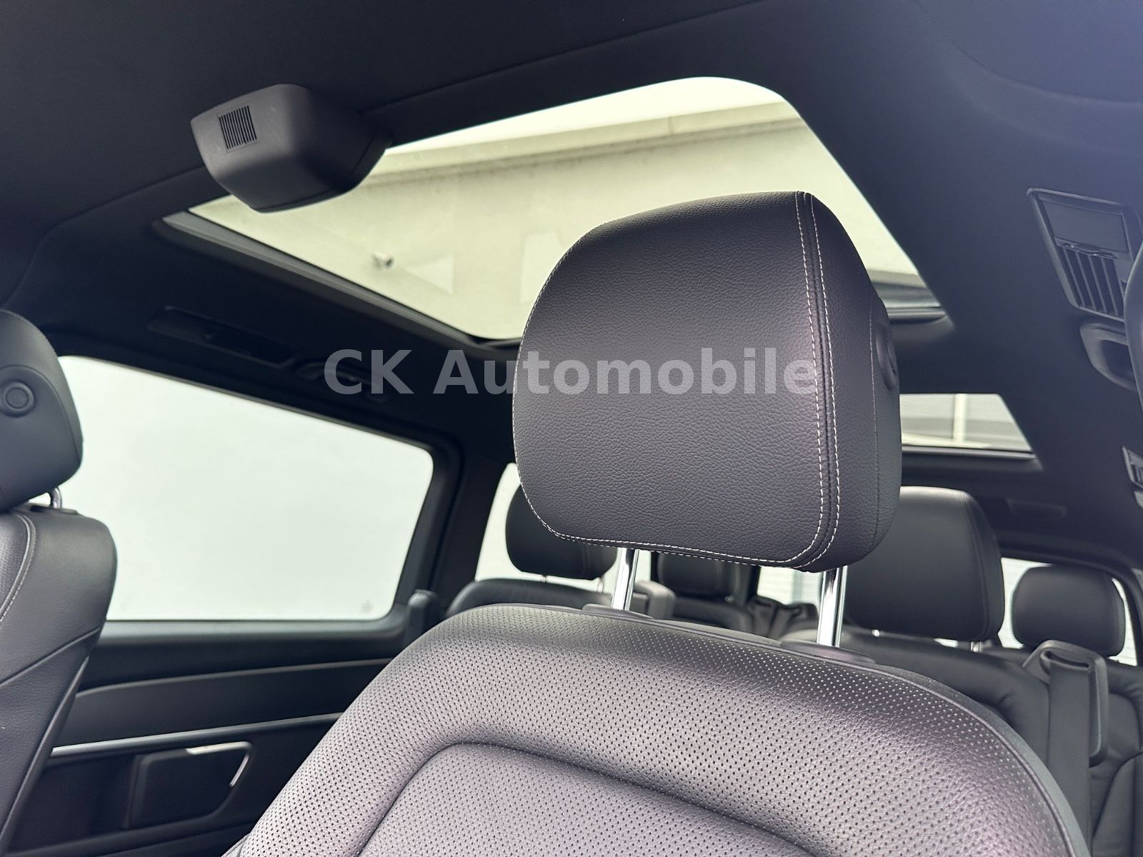 Fahrzeugabbildung Mercedes-Benz V 300 Avantgarde Edition AMG-LIne 4Matic Lang