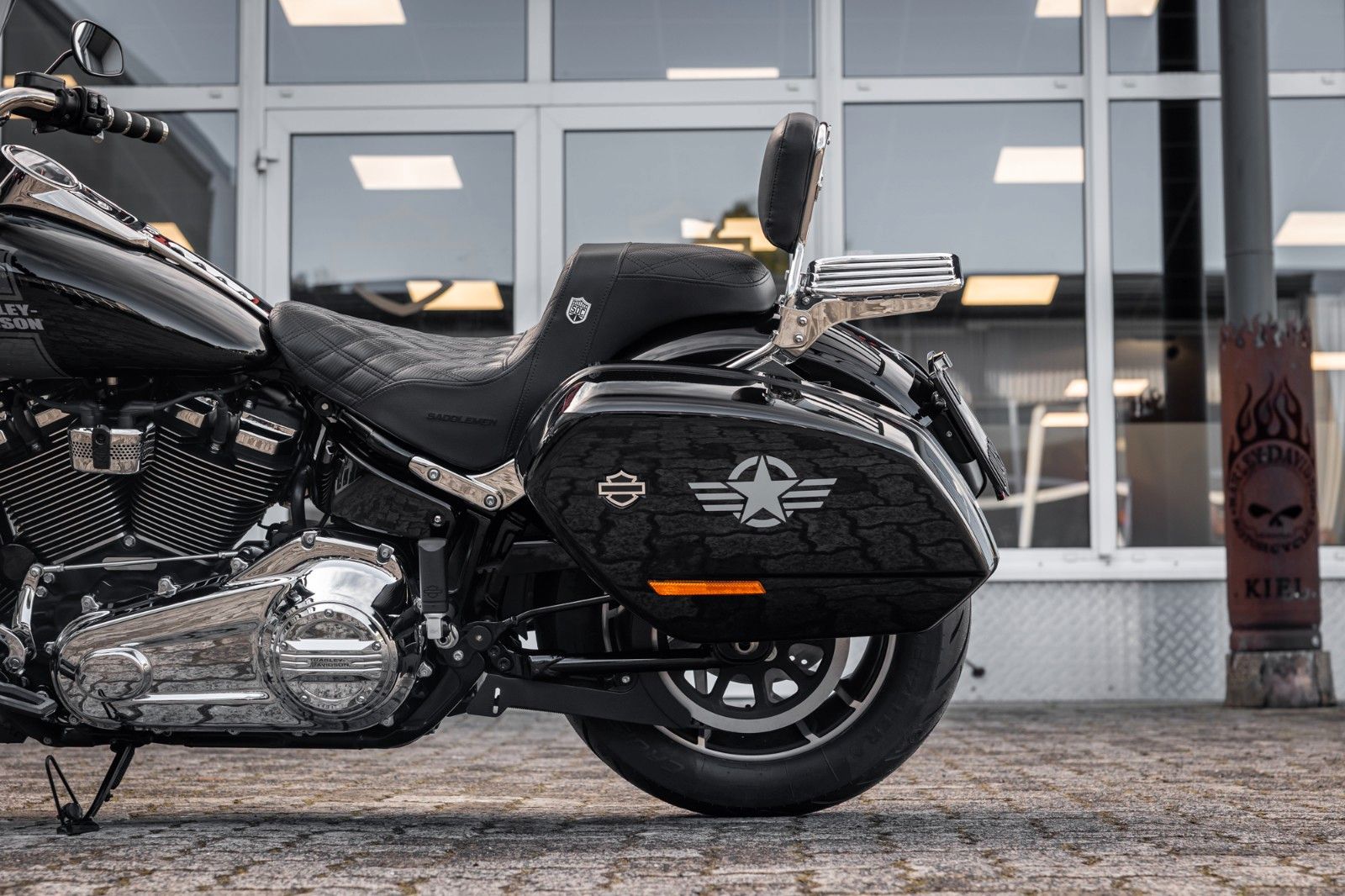 Fahrzeugabbildung Harley-Davidson FLSB Sport Glide Softail - JEKILL & HYDE STAGE 1