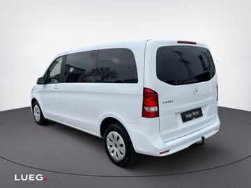 Mercedes V 220 - 4