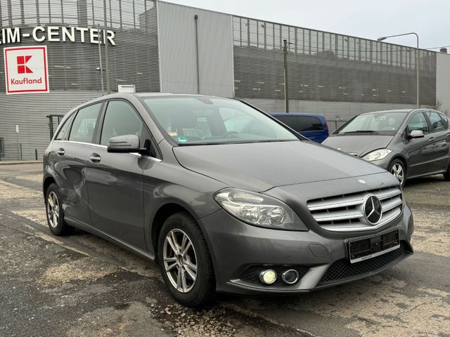 Mercedes-Benz B 180*Klimaaut.*Sitzhz.*Navi*Tempomat