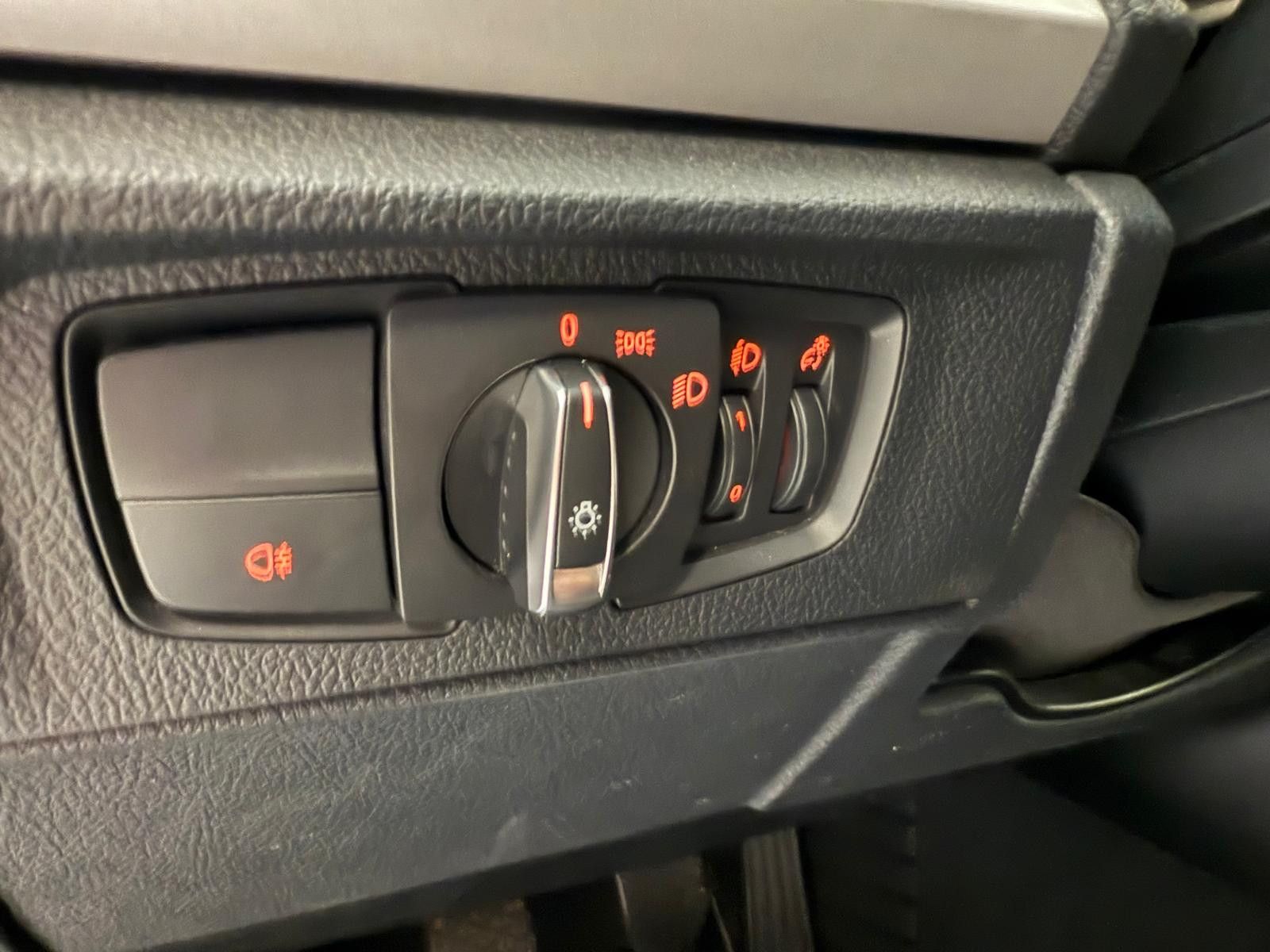 Fahrzeugabbildung BMW 116 i Limousine 3-trg. / SCHECKHEFT/ NUR 86.TKM