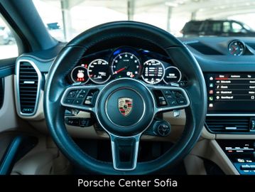 Porsche Cayenne - 12
