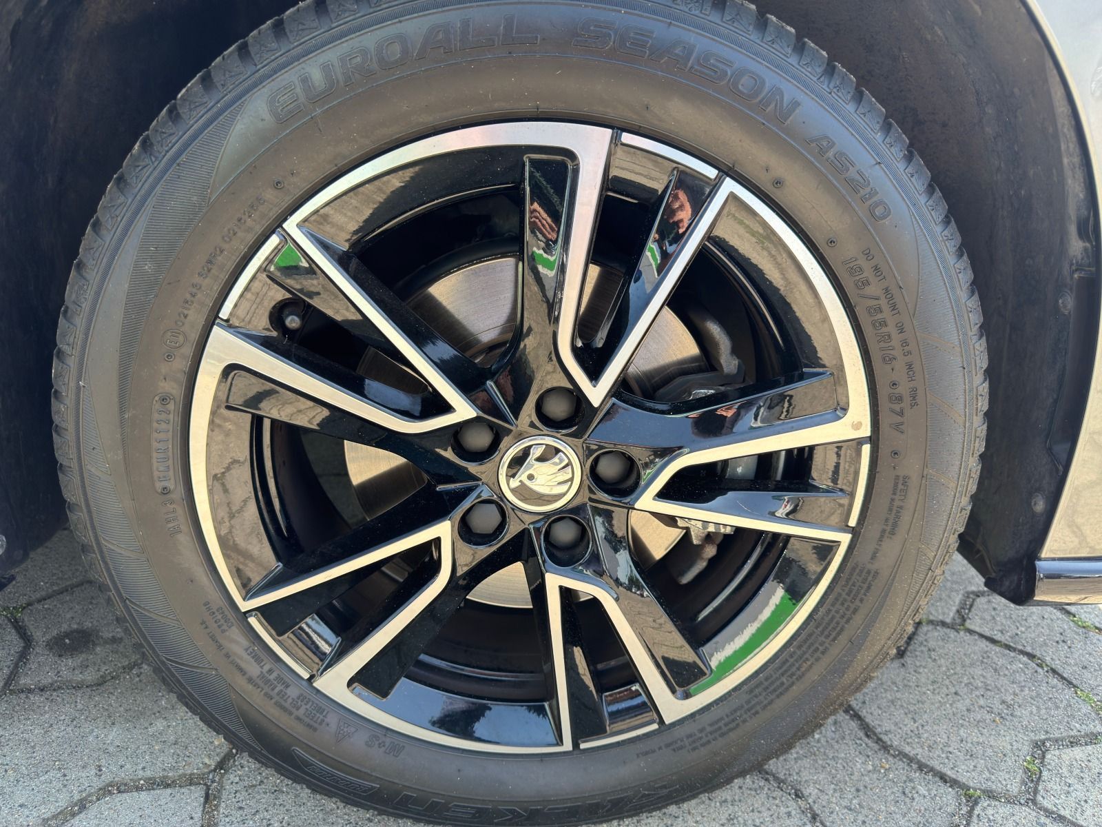 Fahrzeugabbildung SKODA Fabia Monte Carlo 115PS DSG*NAVI*ACC*RFK*behLenk