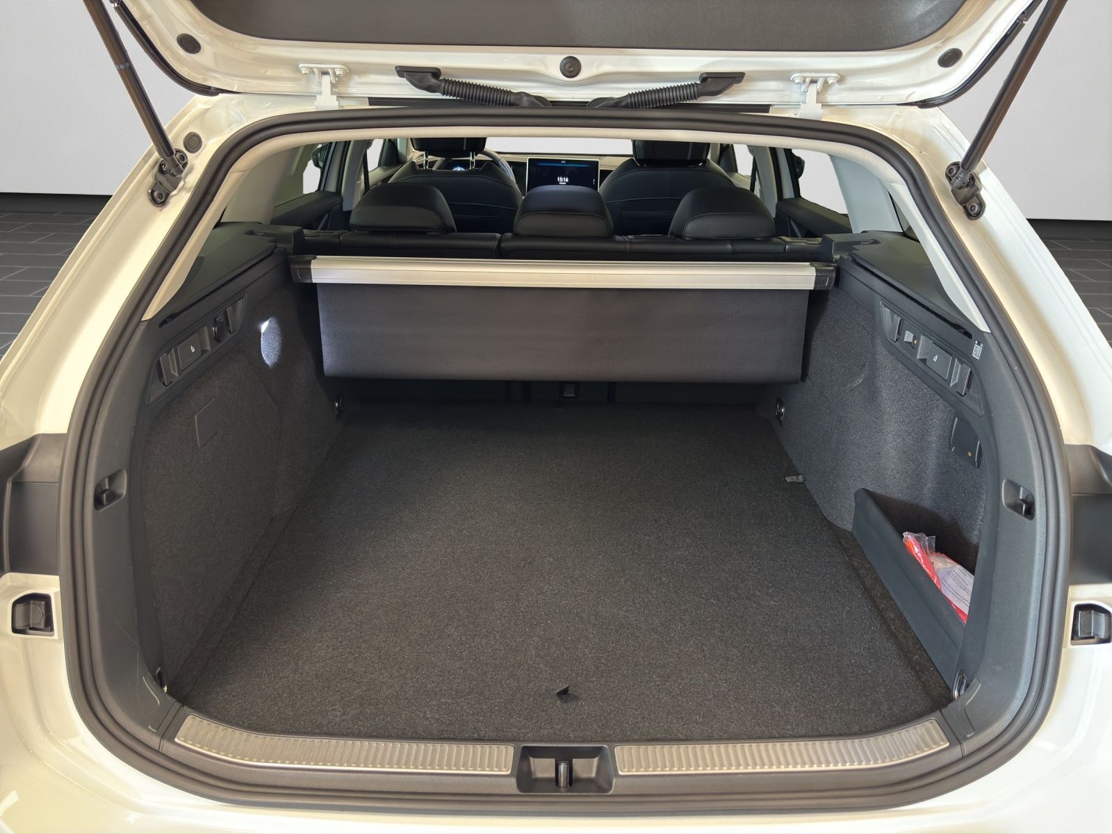 Volkswagen Passat Variant - Bild 16