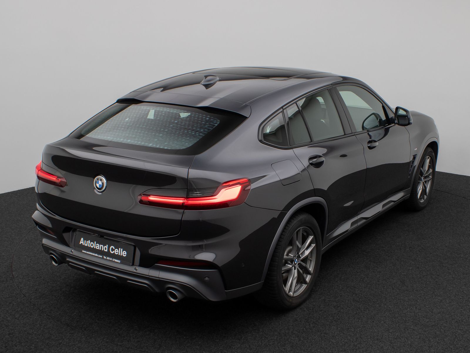 Fahrzeugabbildung BMW X4 xD20d M Sport X Panoram 360°HUD Komfort Alarm