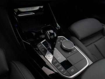 Fahrzeugabbildung BMW X3 xD20d Panoram Kamera DAB HiFi Komfort ACC 19"