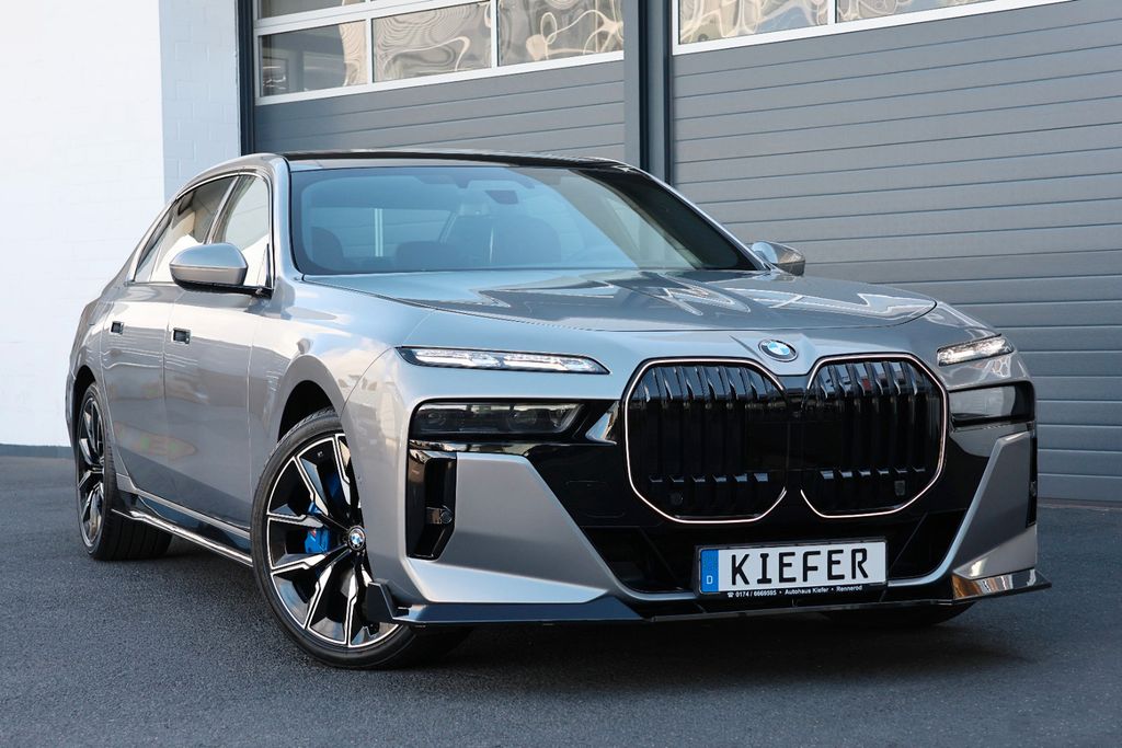 Image of BMW 760