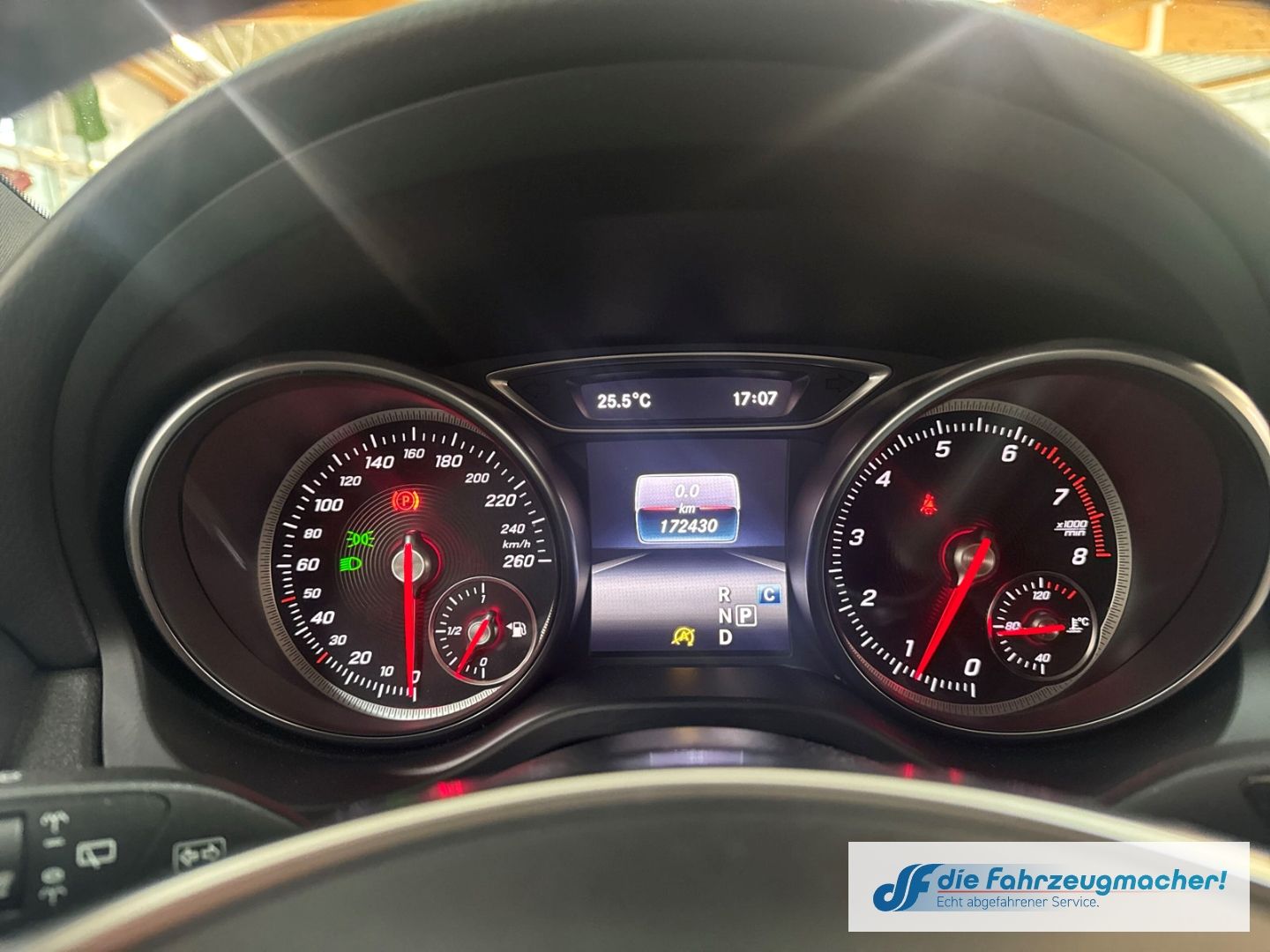 Fahrzeugabbildung Mercedes-Benz CLA 180 Shooting Brake AMG Sportpaket Navi LED *