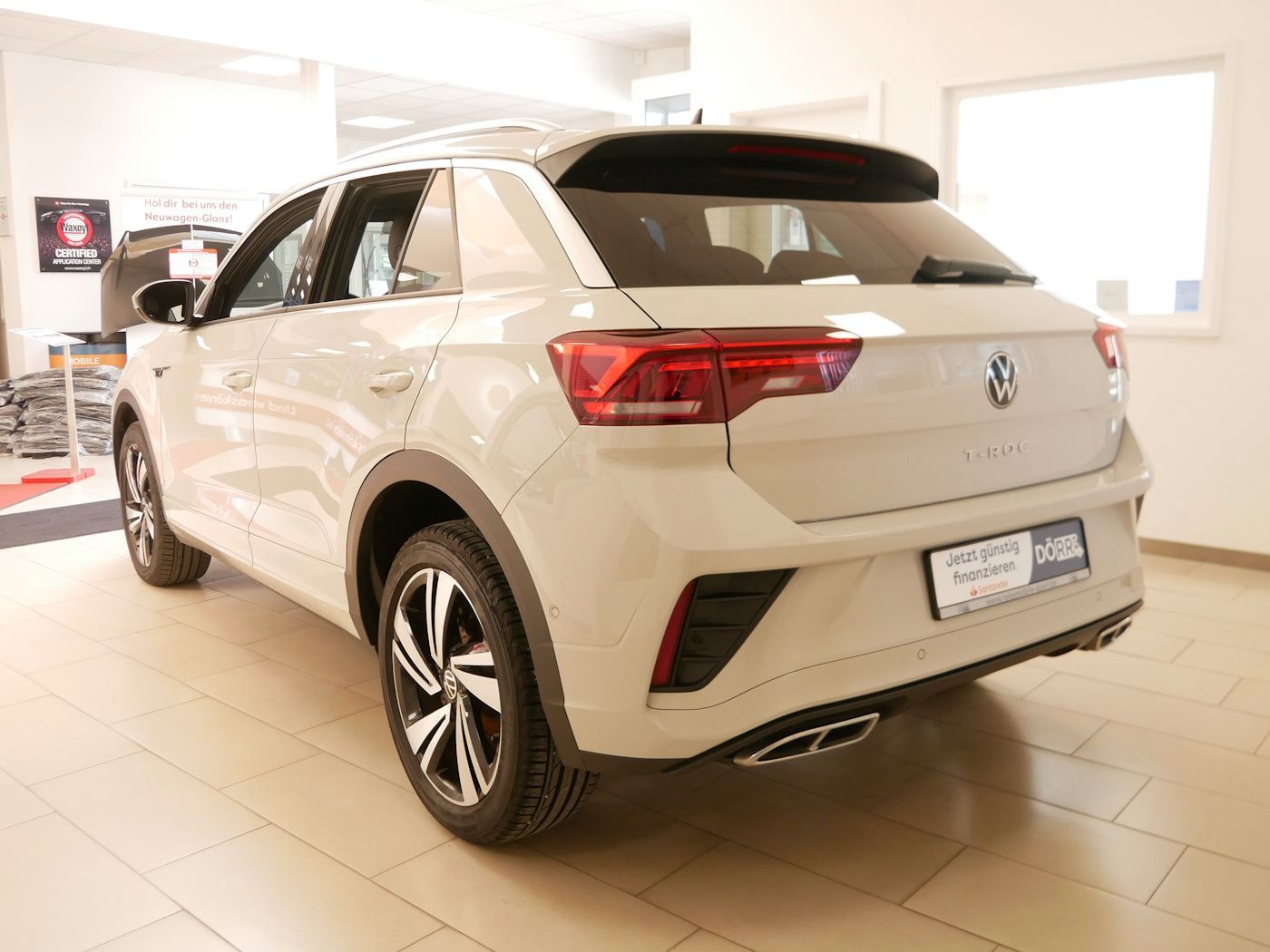 Fahrzeugabbildung Volkswagen T-Roc 1.5 TSI R-Line DSG Kamera ACC LED SHZ+LHZ