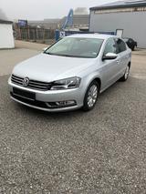 Volkswagen Passat Lim. Comfortline BlueMotion - Volkswagen Passat aus 2012 mit Diesel-Antrieb: Limousine