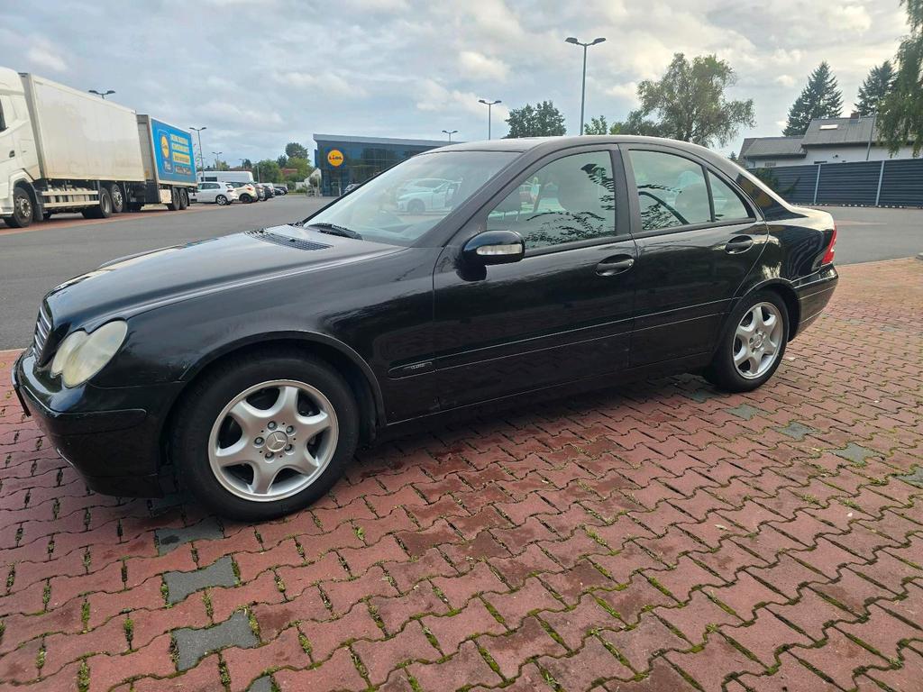 Mercedes-Benz C 180