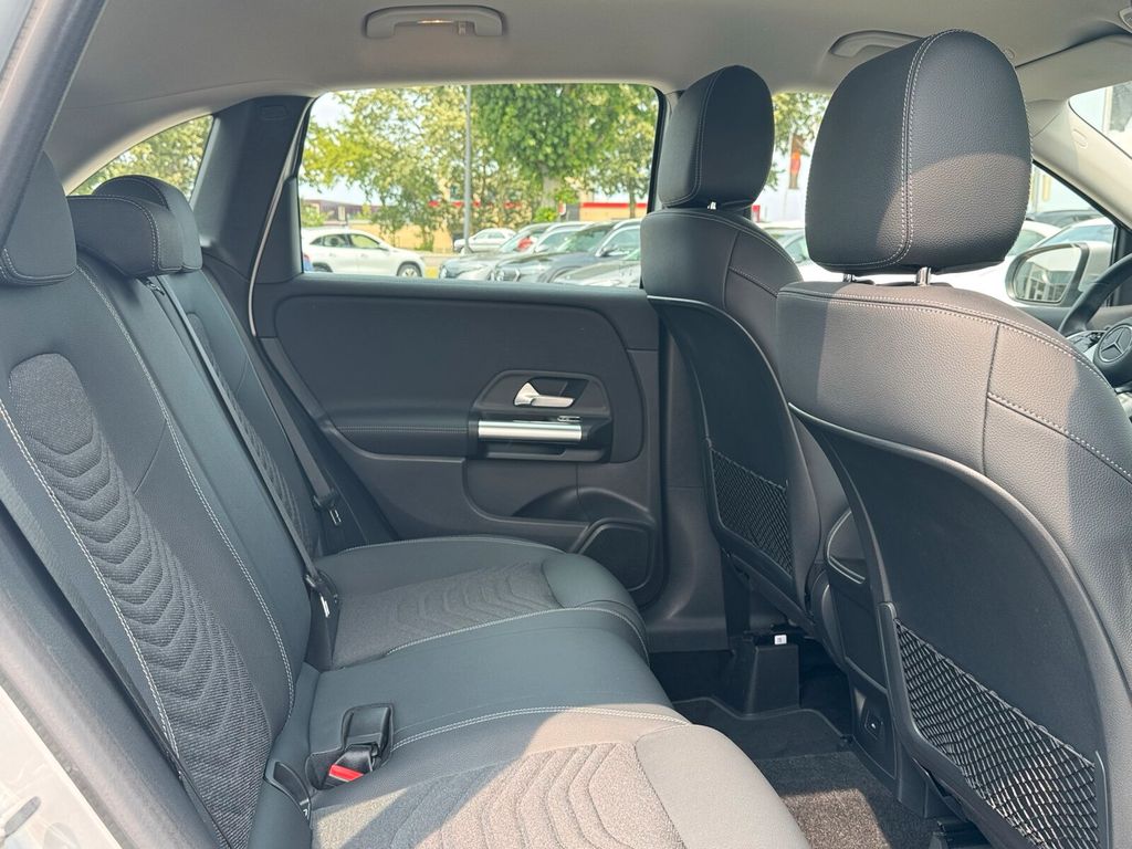 Mercedes-Benz B 180 d Progressive Advanced Smartphone Integrat