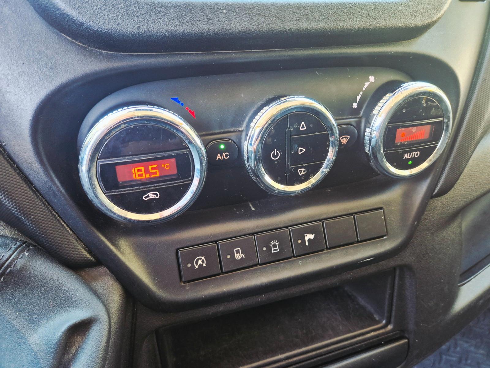 Iveco Daily Kasten Hoch+Lang Klima+AHK 3.5t+LED