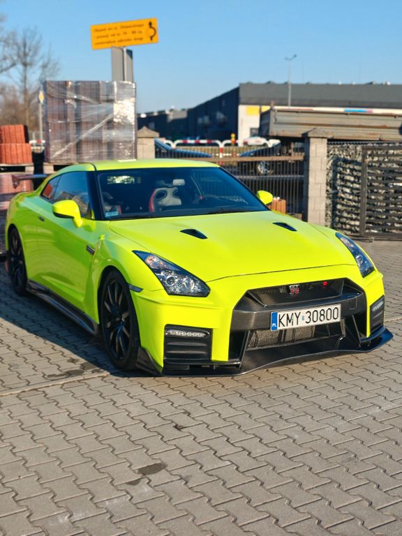 Nissan GT-R