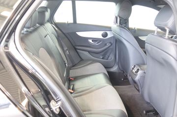 Mercedes-Benz C 300d 4M Avantgarde DISTR.+MULTIBEAM+KEY+AHK