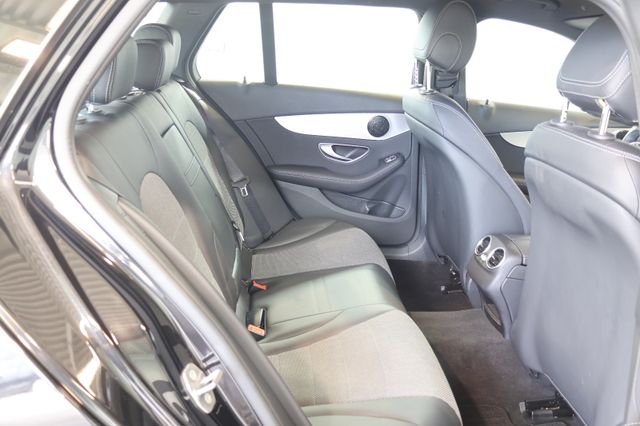 Mercedes-Benz C 300d 4M Avantgarde DISTR.+MULTIBEAM+KEY+AHK