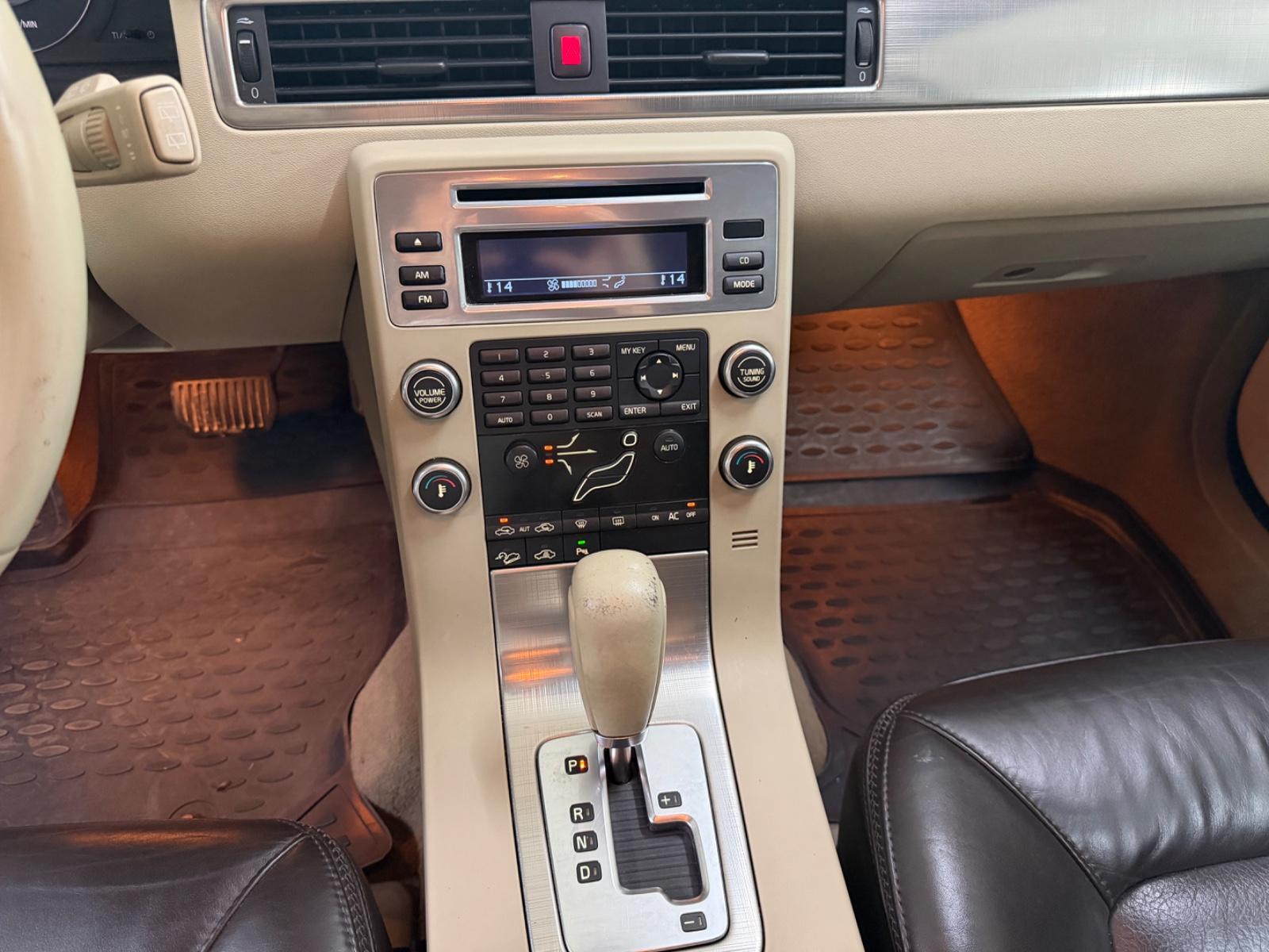 Volvo XC70 2007 — photo 15