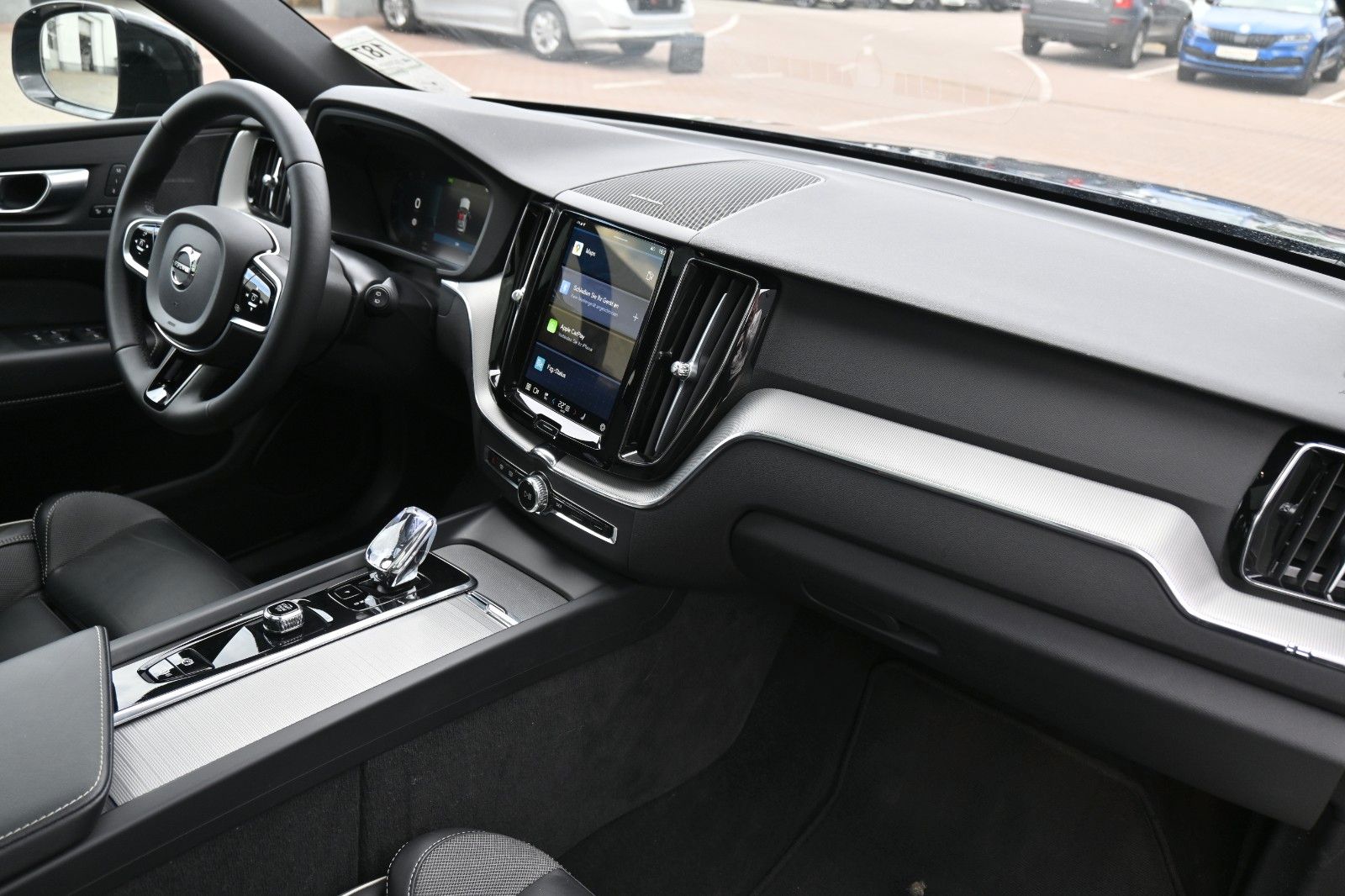 Fahrzeugabbildung Volvo XC60 B4D Plus Dark*LED*PANO*STHZ*360*H&K*BLIS