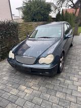 Mercedes-Benz Mercedes C270 CDI  guter Motor, hoher km-... - gebrauchte Mercedes-Benz C 270 aus dem Jahr 2002
