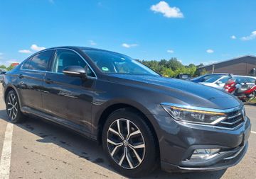 Volkswagen Passat - 2