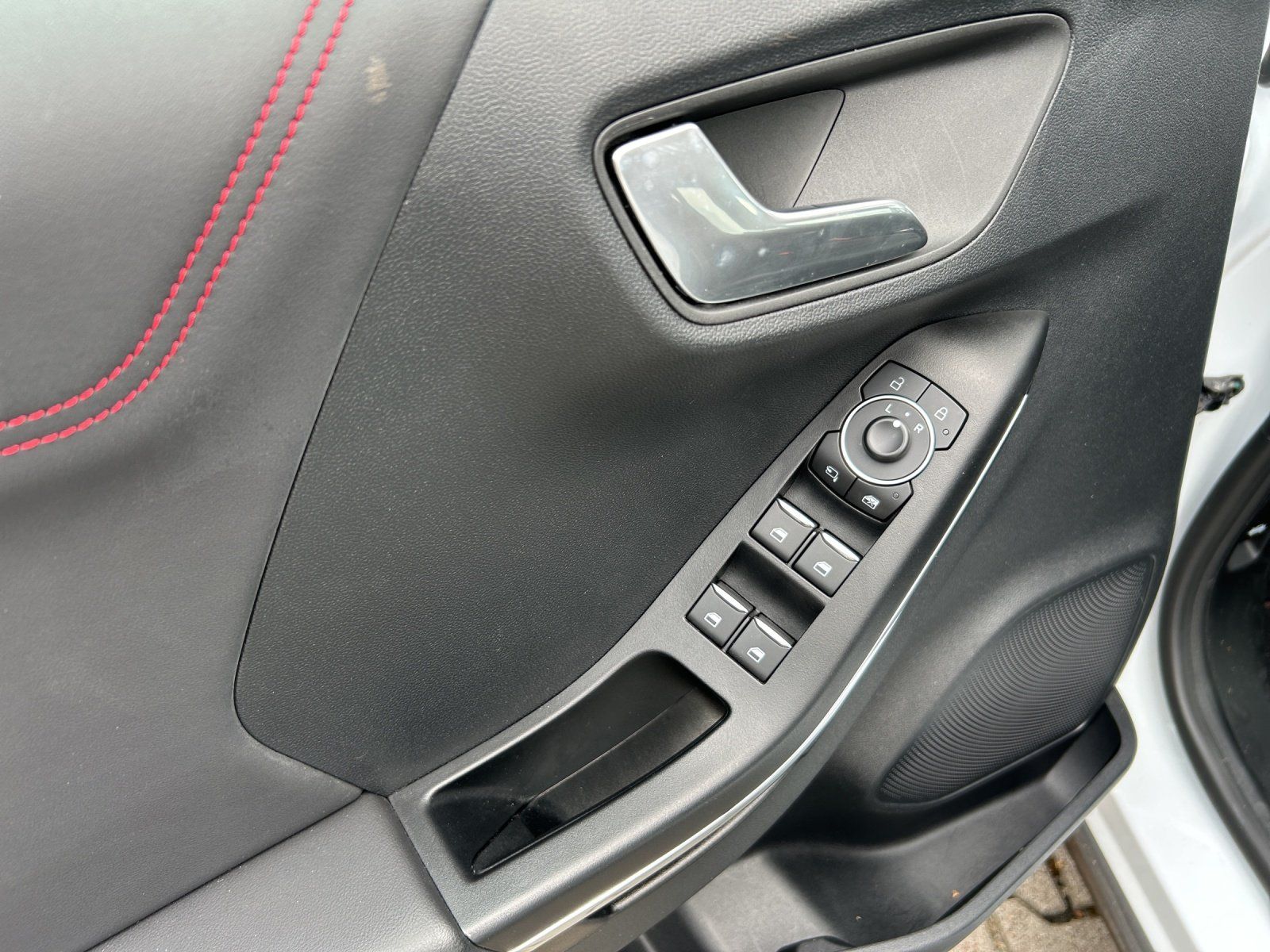 Fahrzeugabbildung Ford Puma 1.0 EcoBoost Mild Hybrid ST-Line X S/S