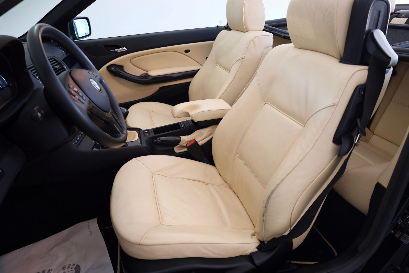 Fahrzeugabbildung BMW Cabrio 318 Ci Edition Exclusive Leder,Xenon,SH
