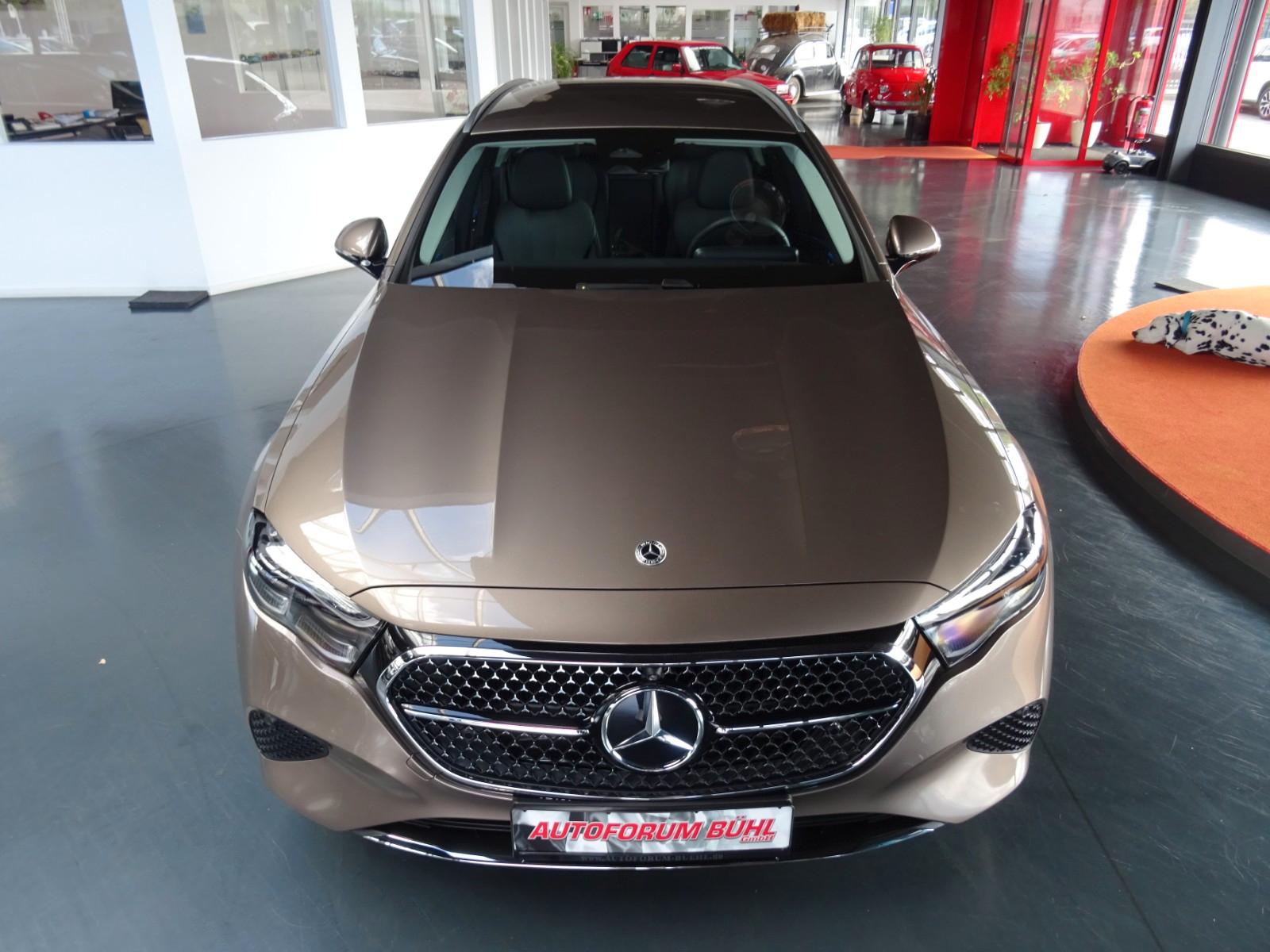 Mercedes-Benz E 220 d T 4Matic / Rollstuhl-Komplett Umbau