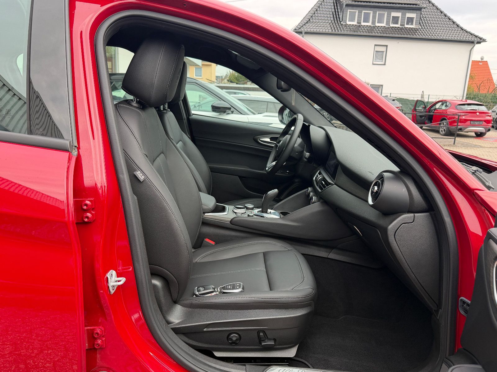 Fahrzeugabbildung Alfa Romeo Giulia Ti Q4/MEMORY/ACC/NAVI/KAMERA/SHZ