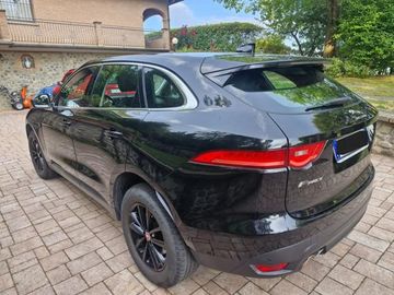 Jaguar F-Pace - 4