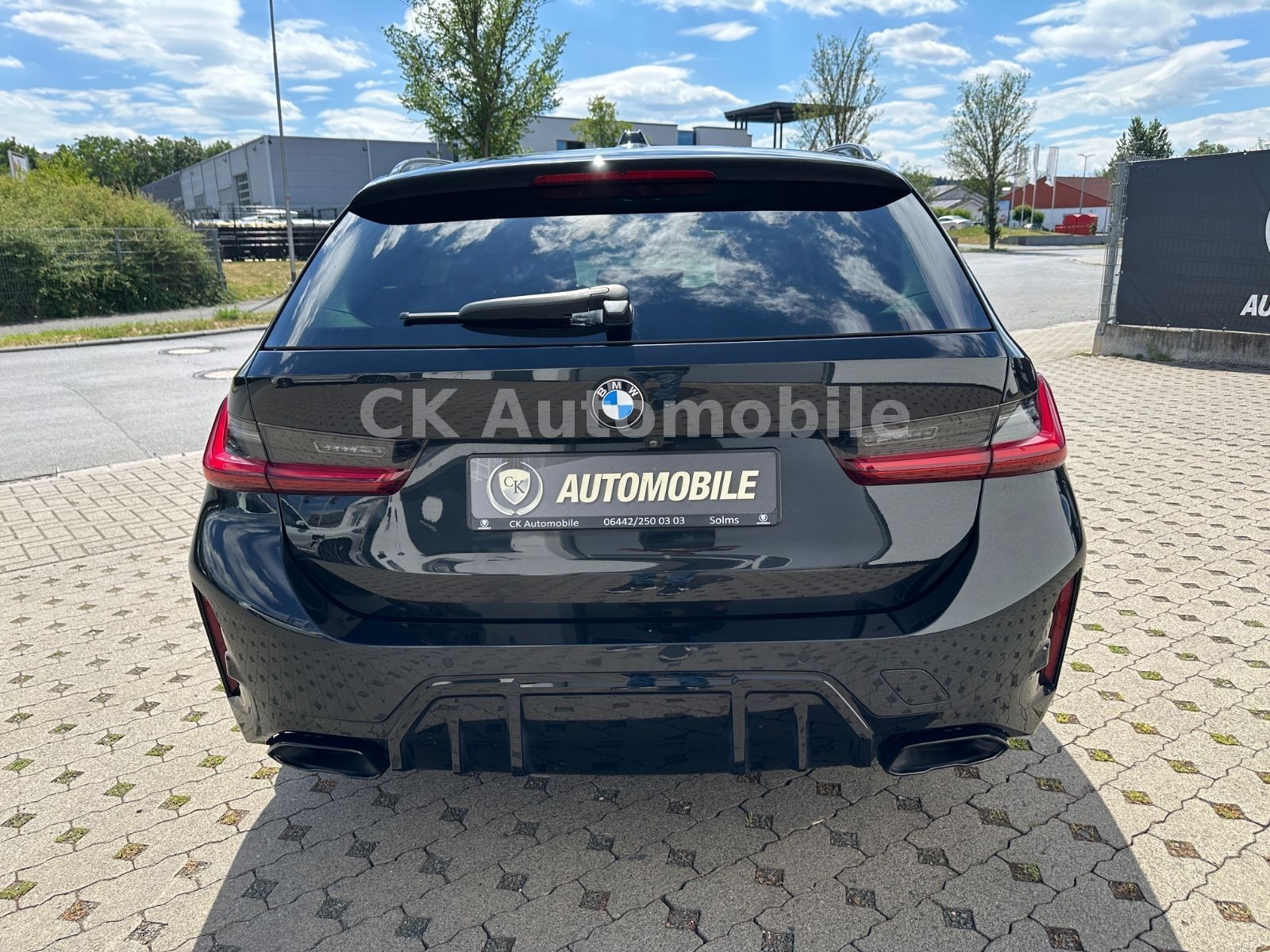 Fahrzeugabbildung BMW M340d xDrive Touring/Navi/Head-Up/Pano/360°/LED