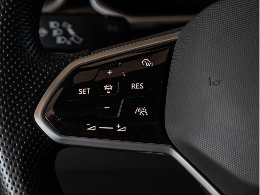 Volkswagen T-Roc 1.0 TSI R-Line SHZ ACC MATRIX-LED FACEL., миниатюра 16