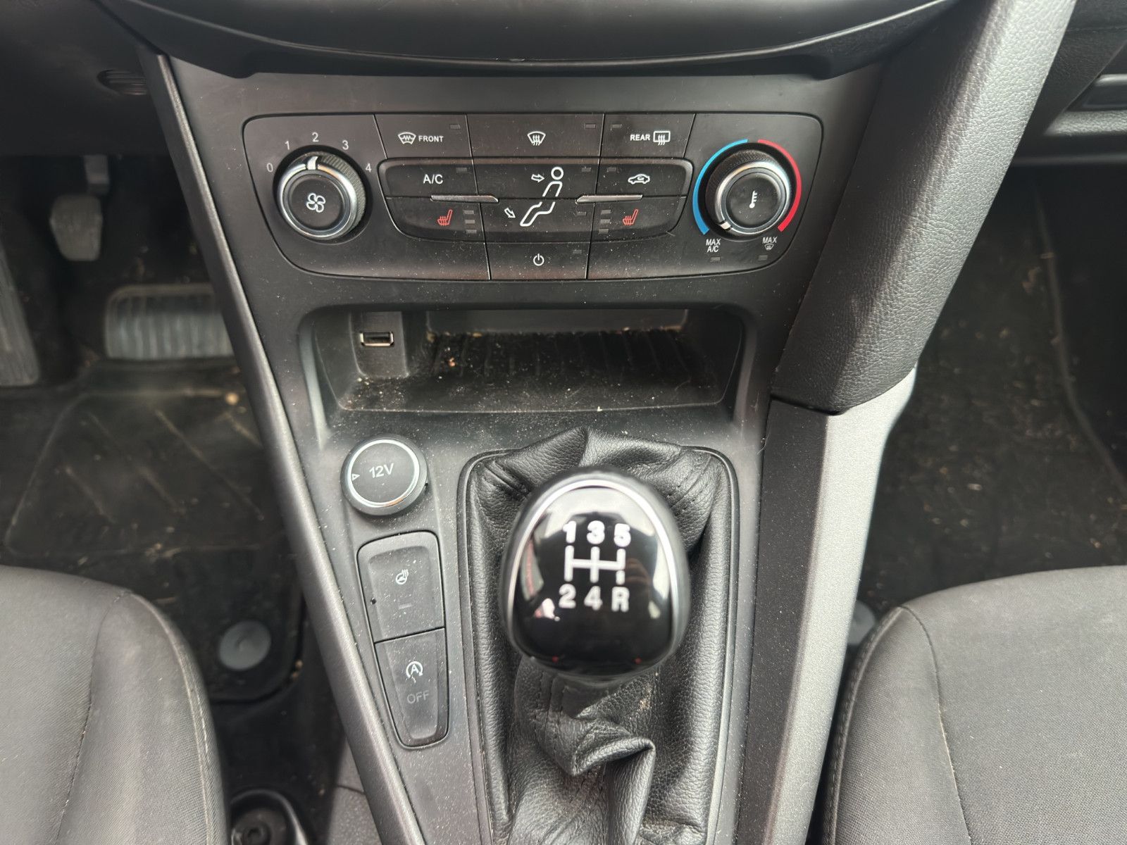 Fahrzeugabbildung Ford Focus Lim. Trend