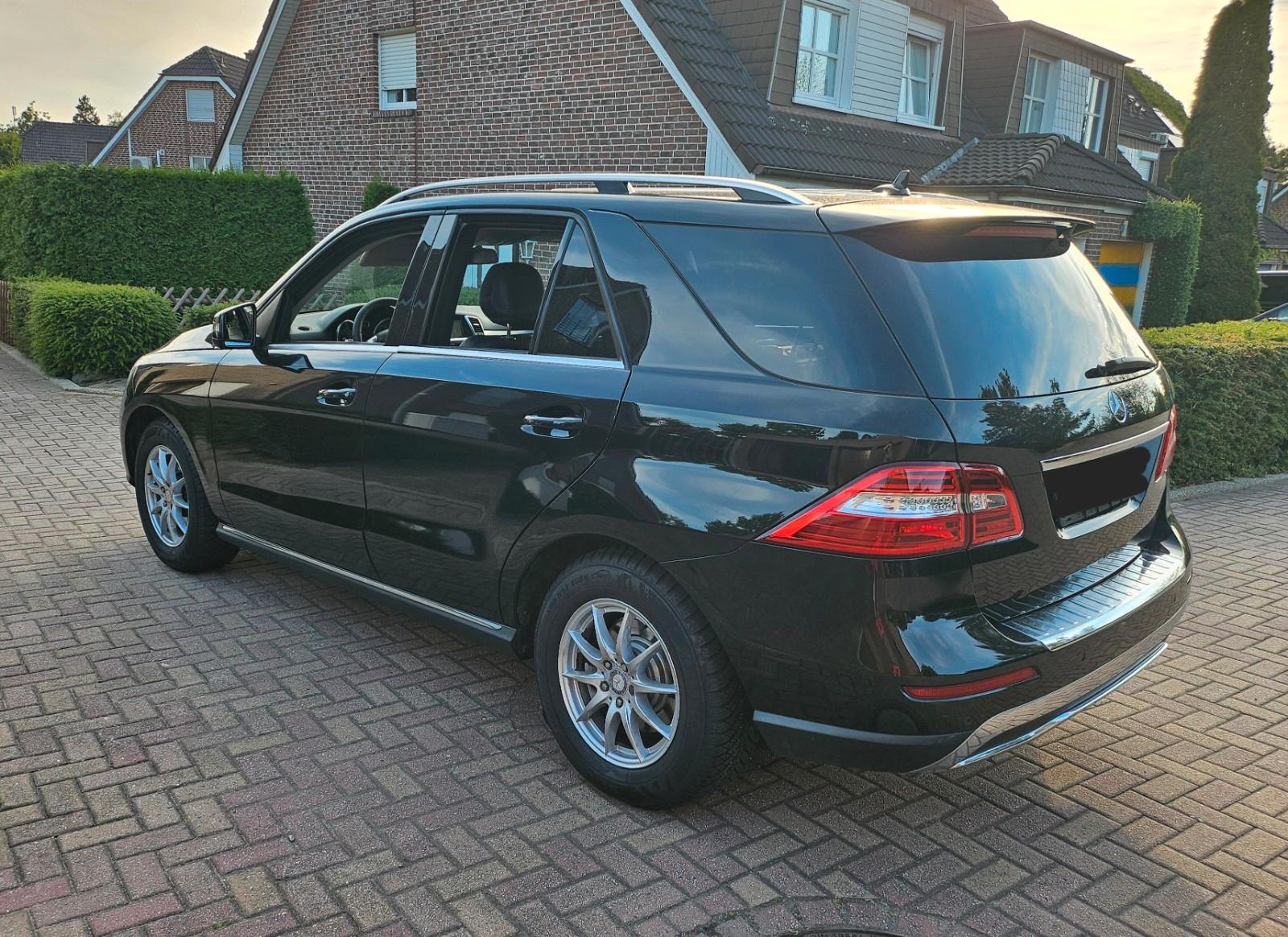 Mercedes-Benz ML 350 BlueTEC 4MATIC AMG Line 2 HAND