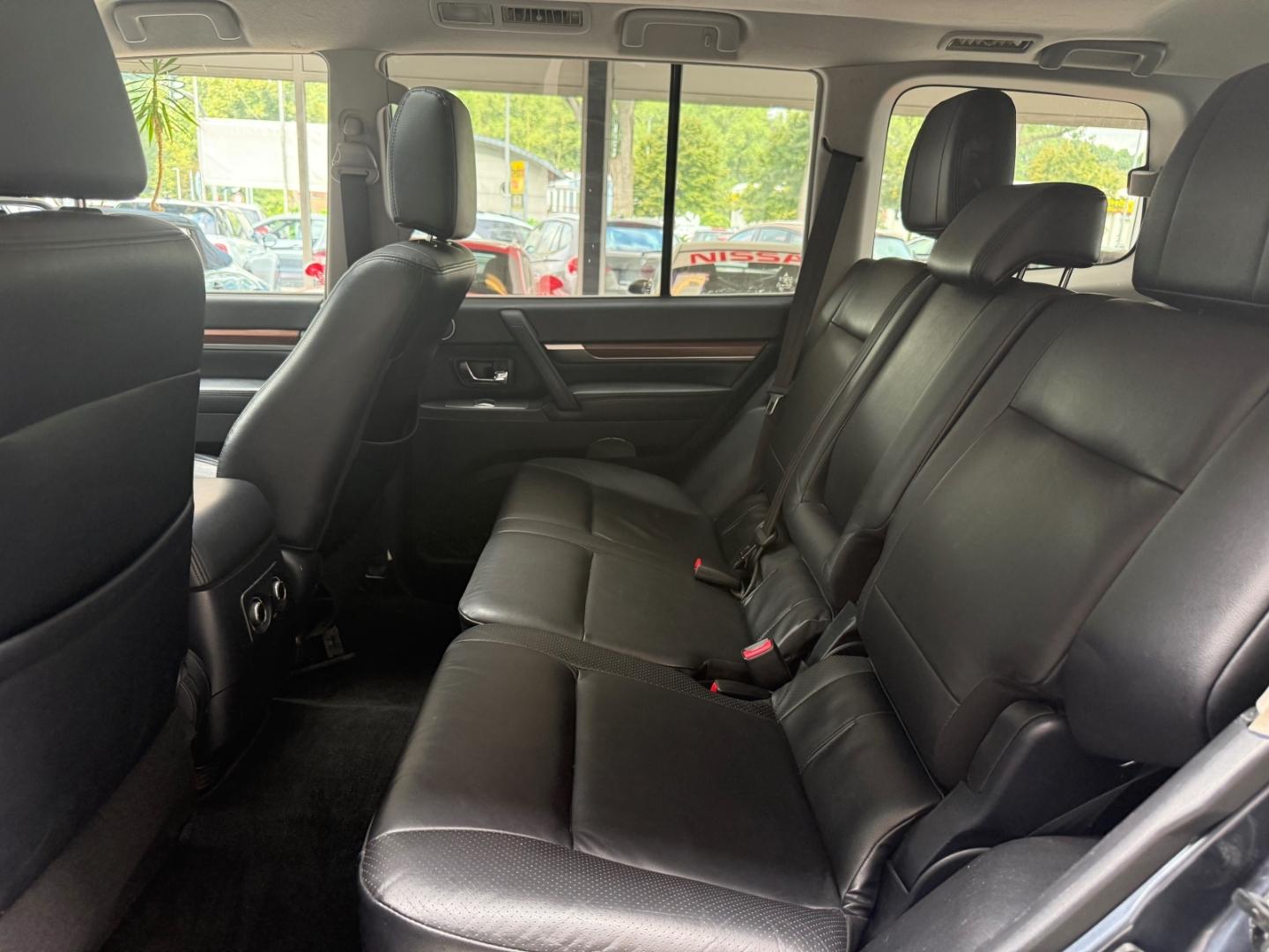 Mitsubishi Pajero IV 3.2 DI-D Instyle 170 ch – BVA - toit ouvrant – 4x4 – 158 666 km