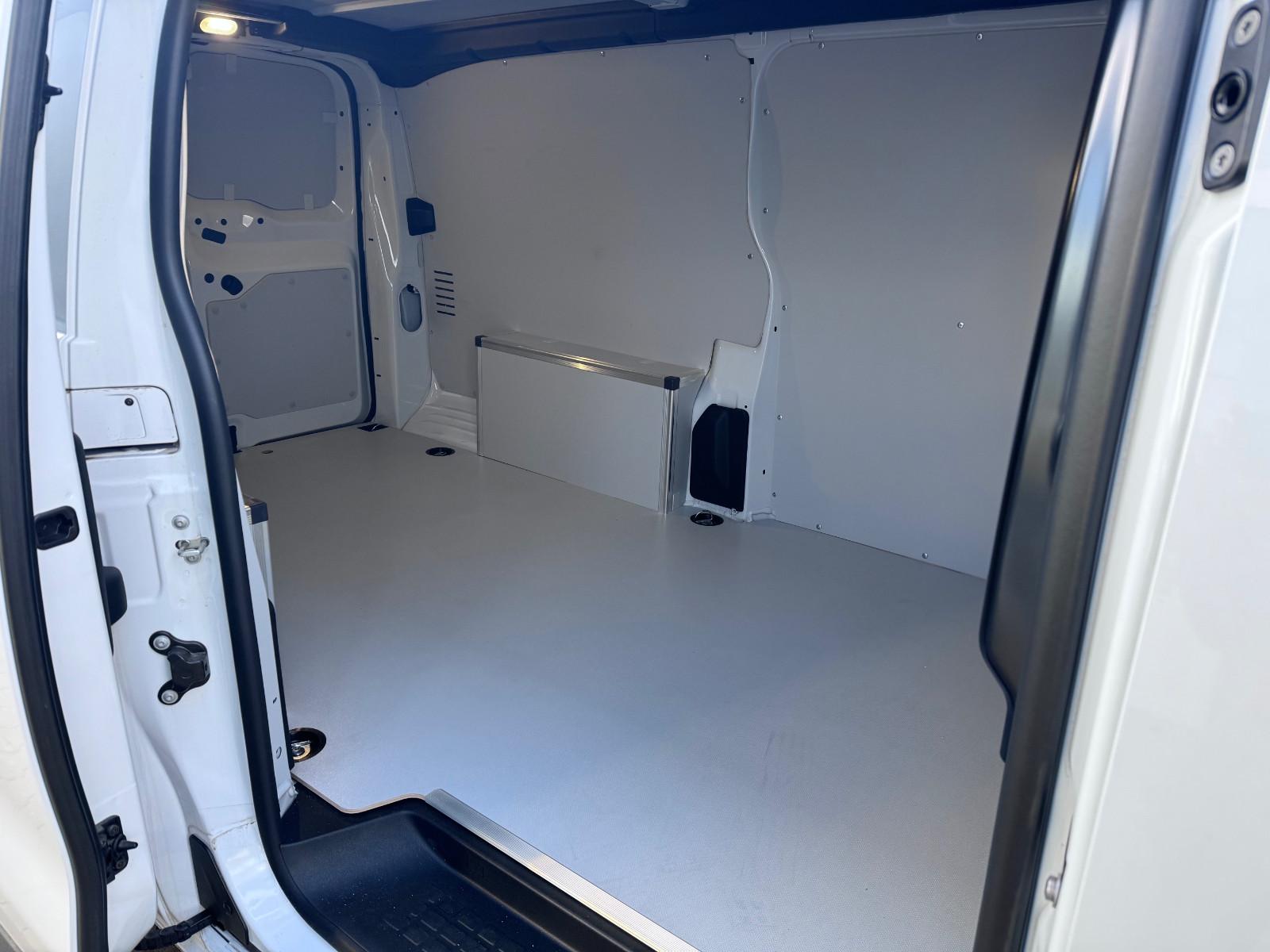 Peugeot Expert XL L2H1 1.5 HDI 120PS Cargo Pro