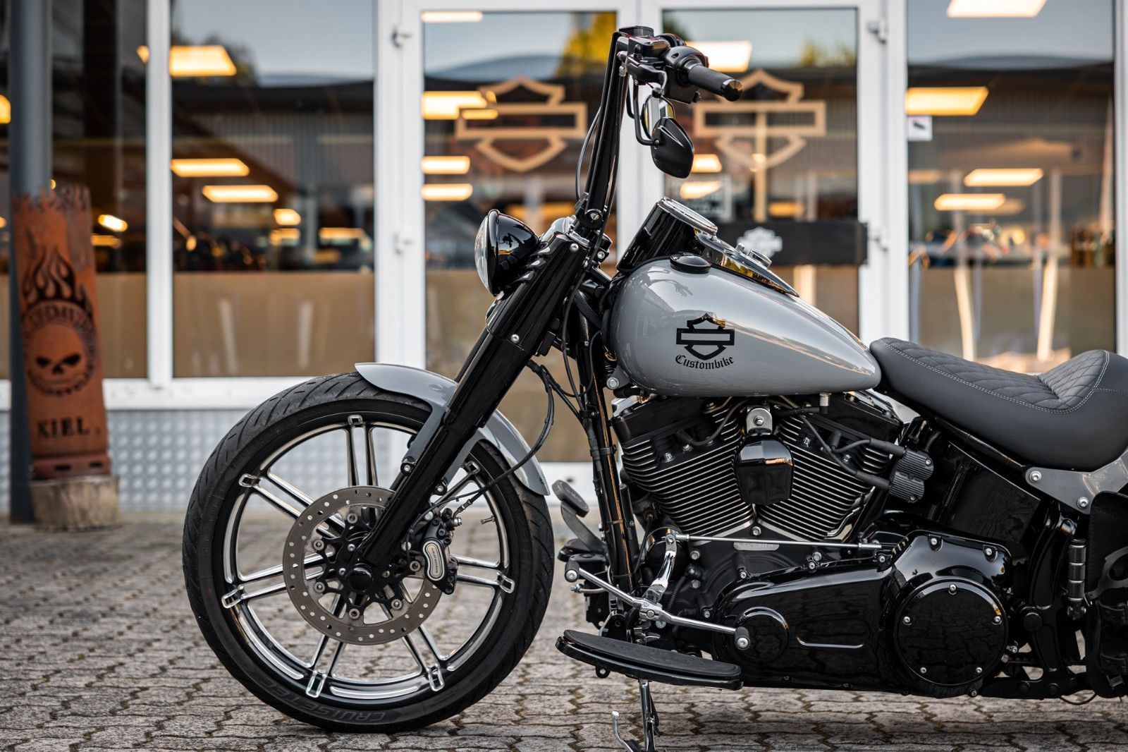 Fahrzeugabbildung Harley-Davidson FLSS SOFTAIL SLIM S 110 cui - Heckumbau -