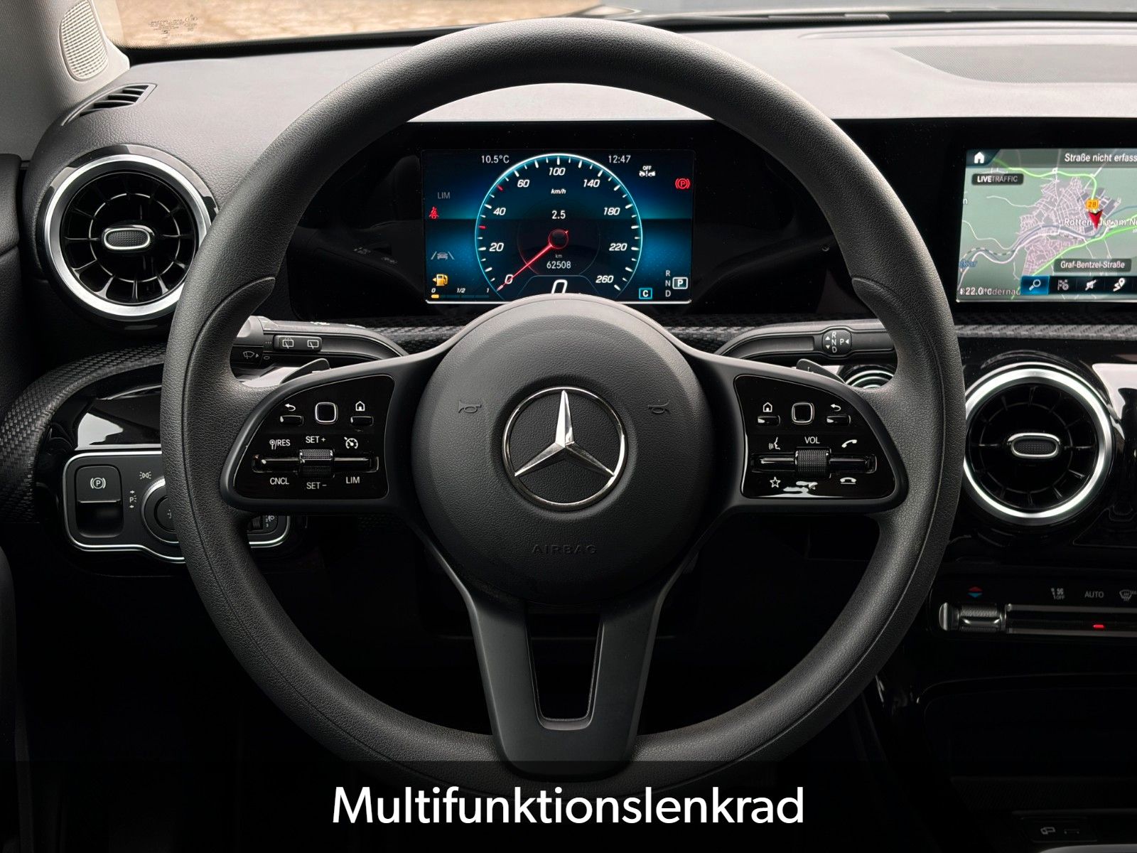 Fahrzeugabbildung Mercedes-Benz CLA 180 SB SHZ LKA TEMP MBUX Navi Wifi CarPlay