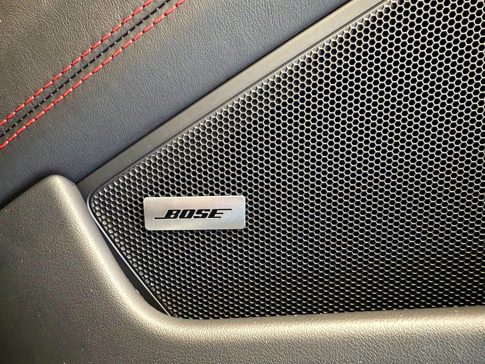 Fahrzeugabbildung Porsche 911 992 GT3 Touring PDK Vollschalensitze/Carbon