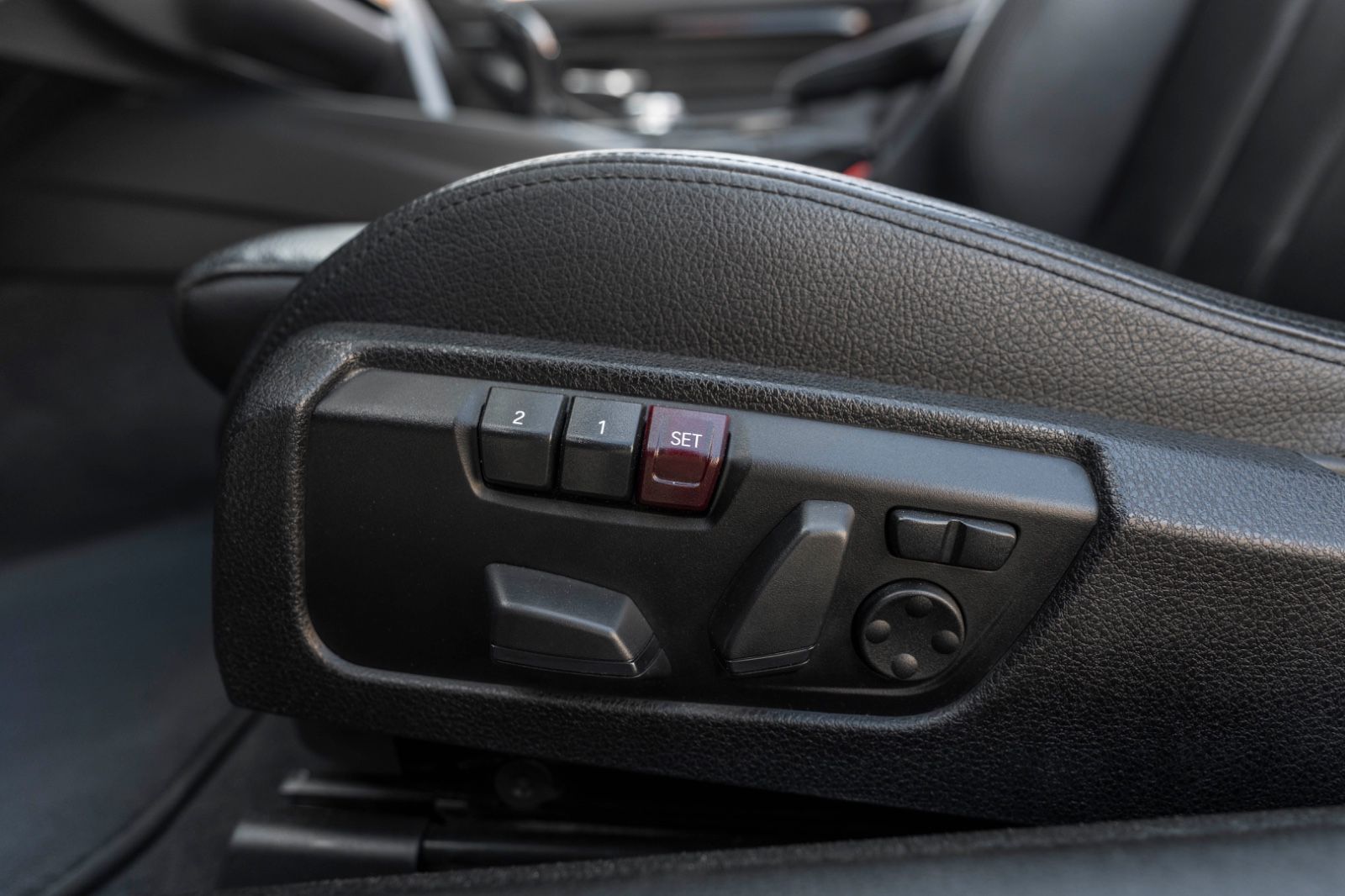 Fahrzeugabbildung BMW 435I Cabrio M-PERFORMANCE H&K KAM NAV ALC CARBON