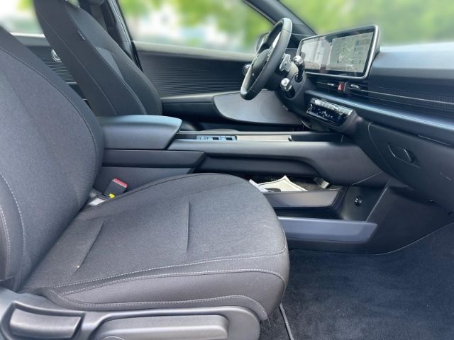 Fahrzeugabbildung Hyundai IONIQ 6 Basis Elektro Navi Digitales Cockpit LED