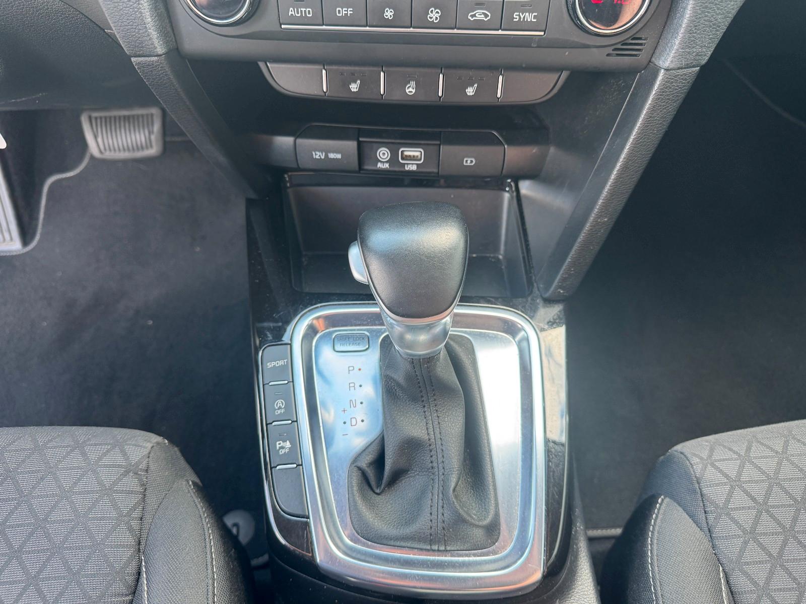 Kia Ceed 1.4 T-GDI DCT7 Vision *Navi*AWR*Garantie*