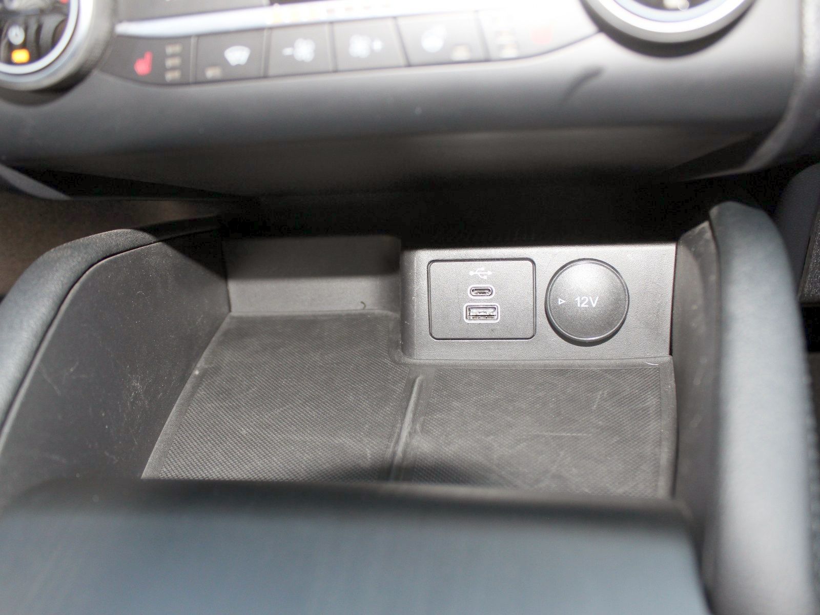 Fahrzeugabbildung Ford Kuga Plug-In Hybrid Titanium X 2,5 Duratec
