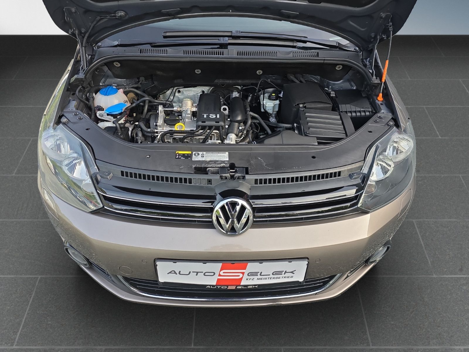 Fahrzeugabbildung Volkswagen Golf Plus VI Life*AUTOMATiK*SHZG*ALU*AHK