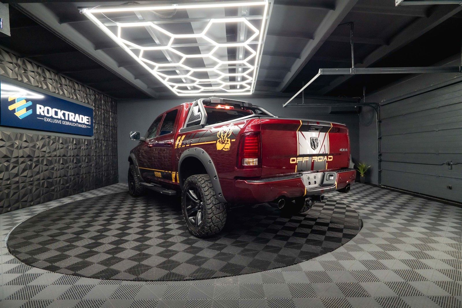 Fahrzeugabbildung Dodge RAM 5.7 V8 HEMI 4x4 OFFROAD Night-Paket *LED*AHK